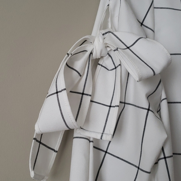 Zara blouse with bow detail on sleeves - Picture 2 of 4